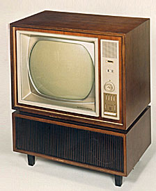 «Лавина» изобретений и инноваций: первый кассетный магнитофон (1963), первый цветной телевизор (1964), первый CD-плеер (1983) 